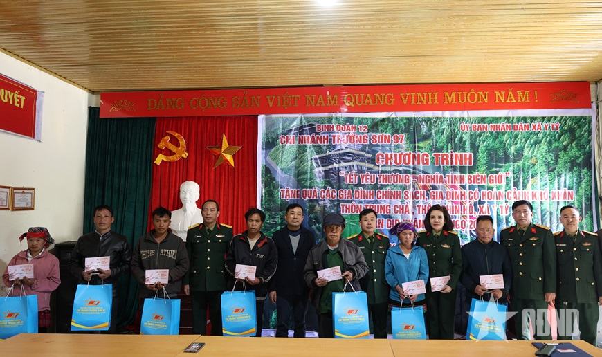 Binh đoàn 12: Chi nhánh Trường Sơn 97 mang “Tết yêu thương” tới vùng cao Y Tý